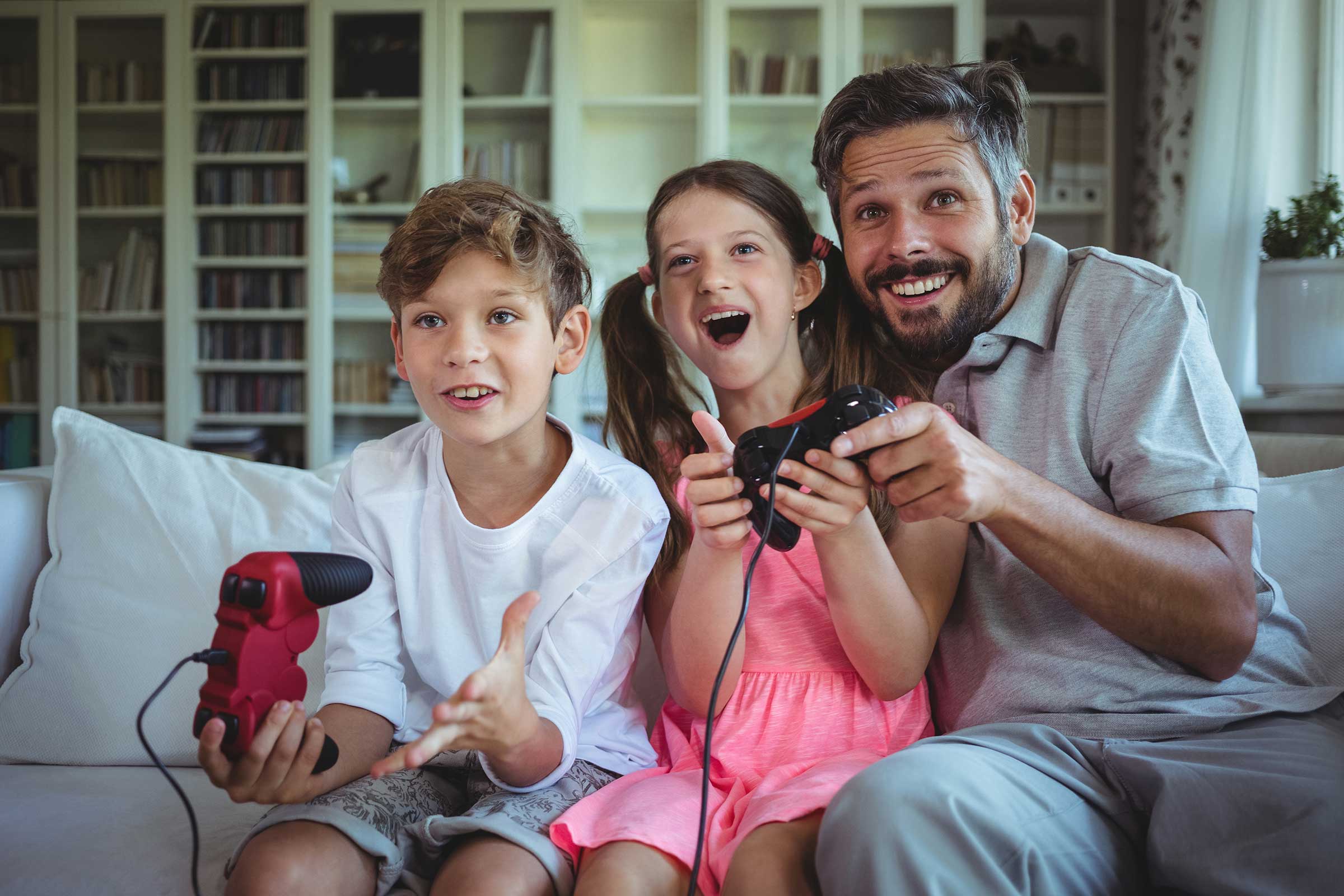 Jeu vidéo : en 2021, 73% de gamers parmi les Français, 77% des parents  jouent avec leurs enfants