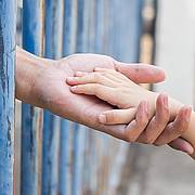 Accompagner les enfants aux visites en prison : appel aux bénévoles