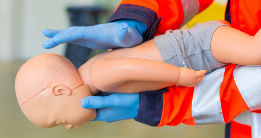 Quels sont les gestes de premiers secours pour les enfants ?