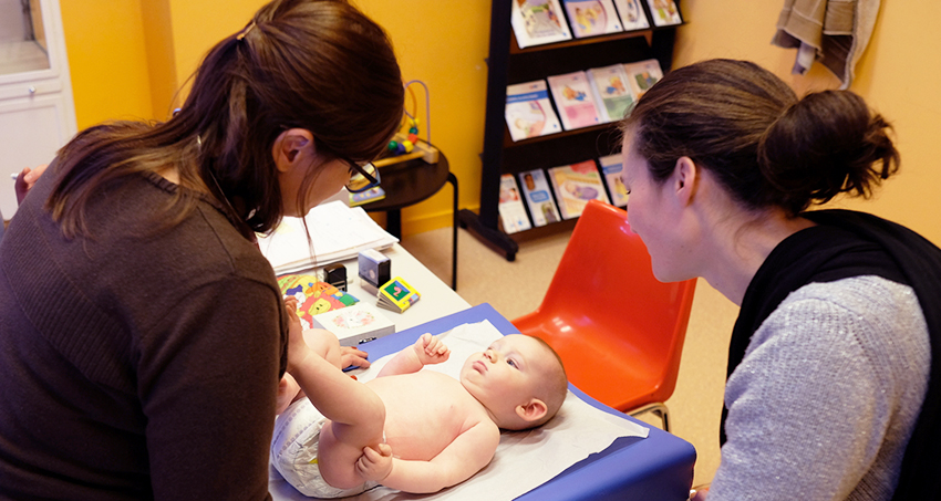 Les visites médicales obligatoires pour bébé